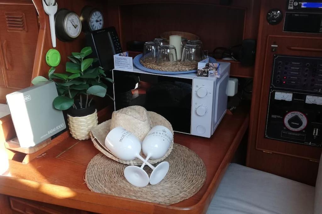 Boat-Apartamento Flotante Cadiz.. La Juanita Arroyo Exterior photo
